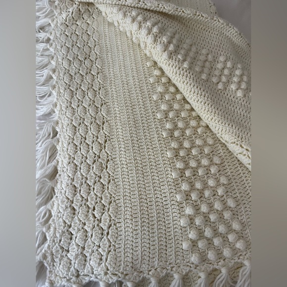 Handmade Crochet Afghan White Popcorn XL - Picture 4 of 7